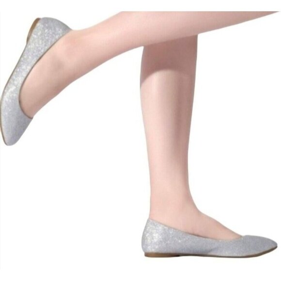 LUCITA / Friendly / Silver / Glittery / Flats / With Pointed Toe Elegant Design - Picture 3 of 10